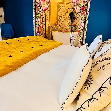 Quarto em Acomodações Particulares Astoria Maison D Hôtes Vue Avec Piscine Cassis