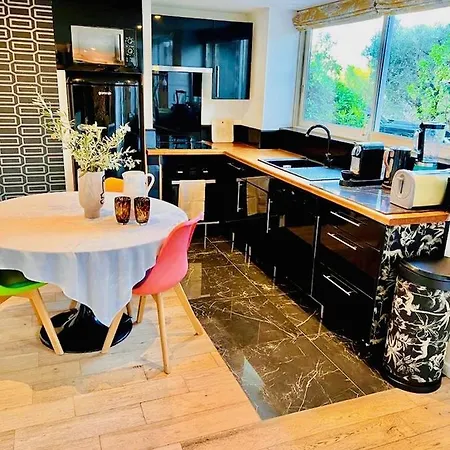 Quarto em Acomodações Particulares Astoria Maison D Hôtes Vue Avec Piscine Cassis