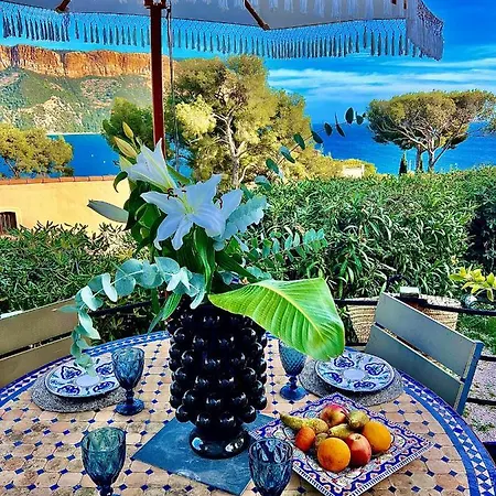 Astoria Maison D Hotes Vue Avec Piscine Accommodatie bij particulieren *